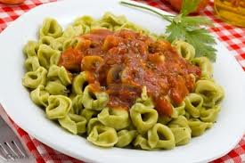 Tortellini con tomate