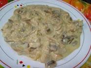 Pollo en salsa de champiñones